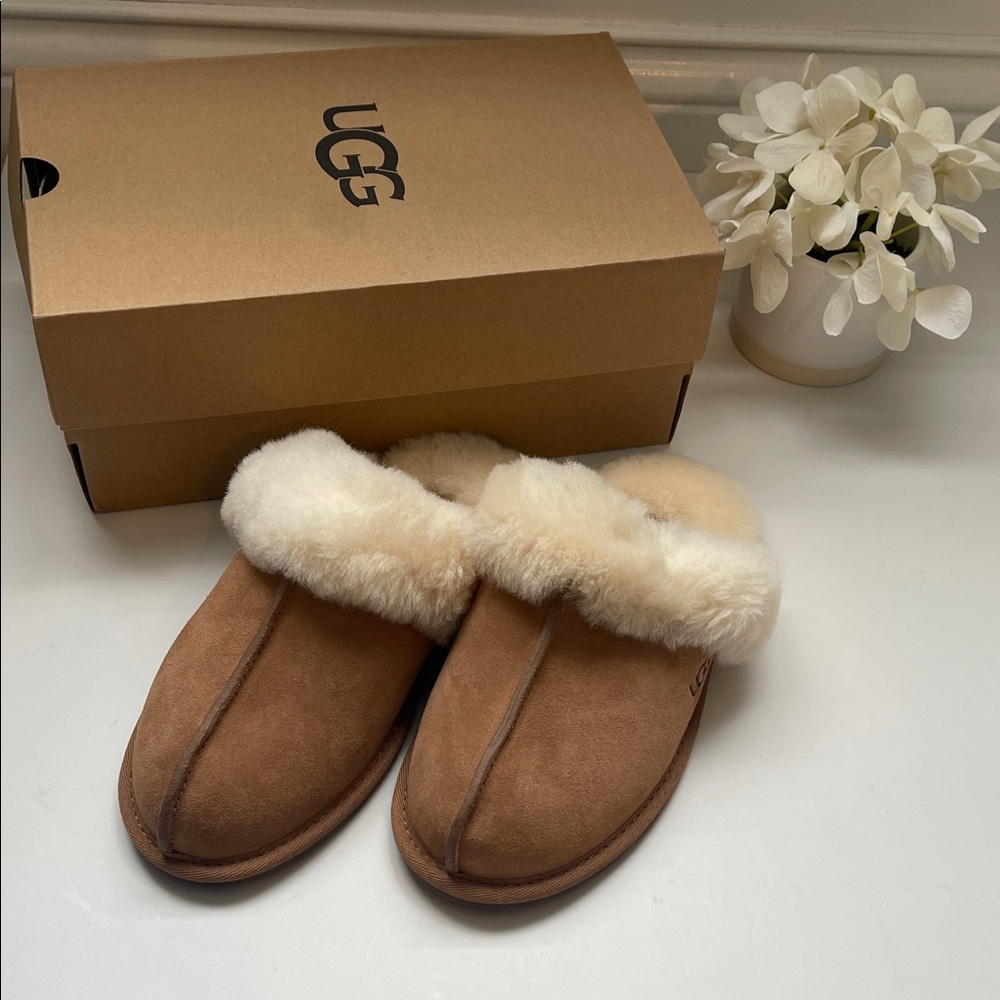 UGG Women's Scuffette Slippers with Cream Lining
